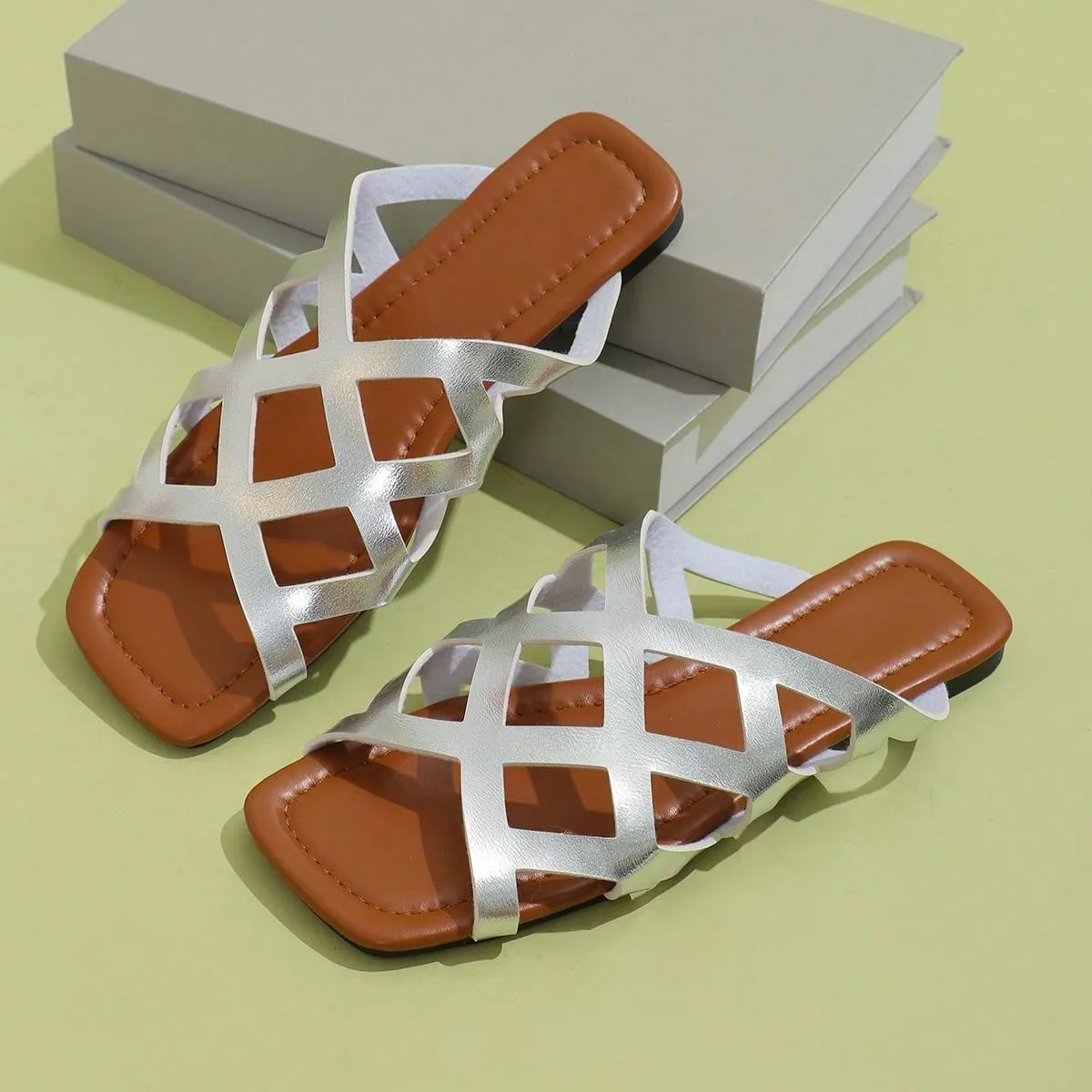 2024 Summer Chic: Plus Size Breathable Flats & Sandals