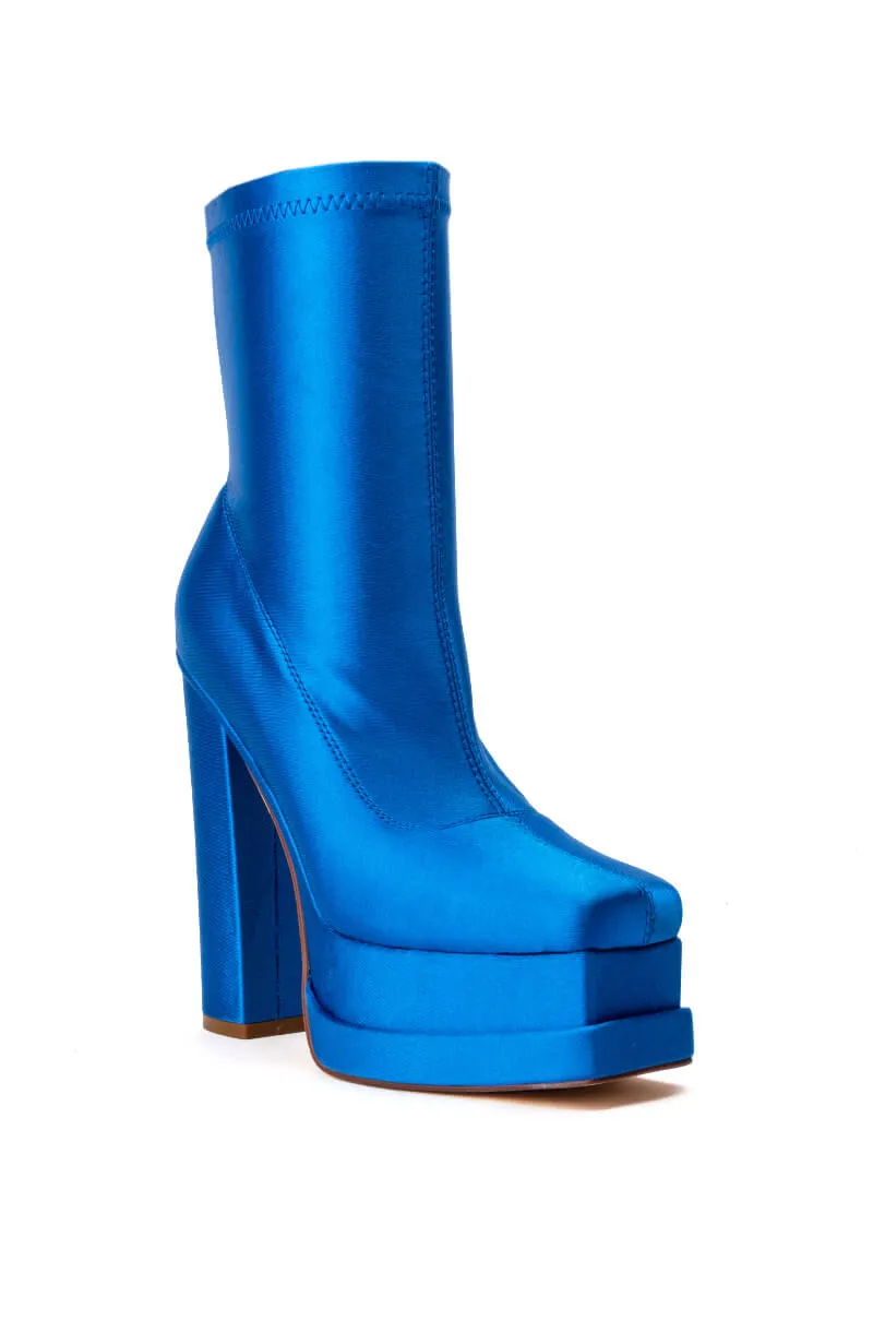 AZALEA WANG FORMAT CHUNKY PLATFORM BOOTIE IN BLUE