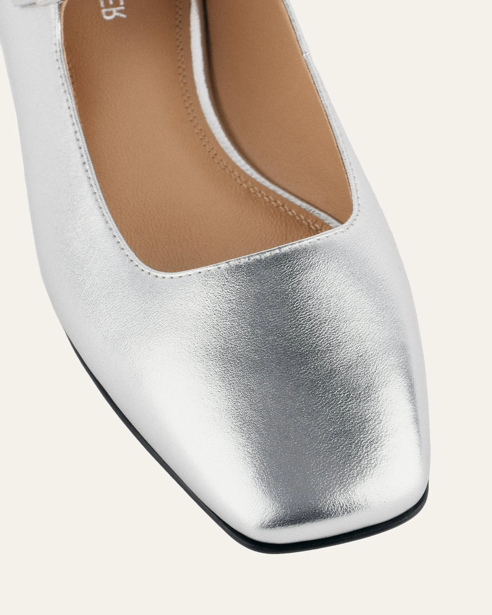 SERENITY CASUAL FLATS SILVER LEATHER